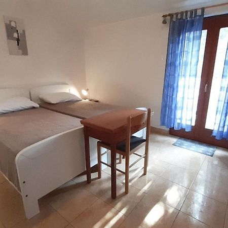 Apartments Nadia Sokolic ネレジネ エクステリア 写真