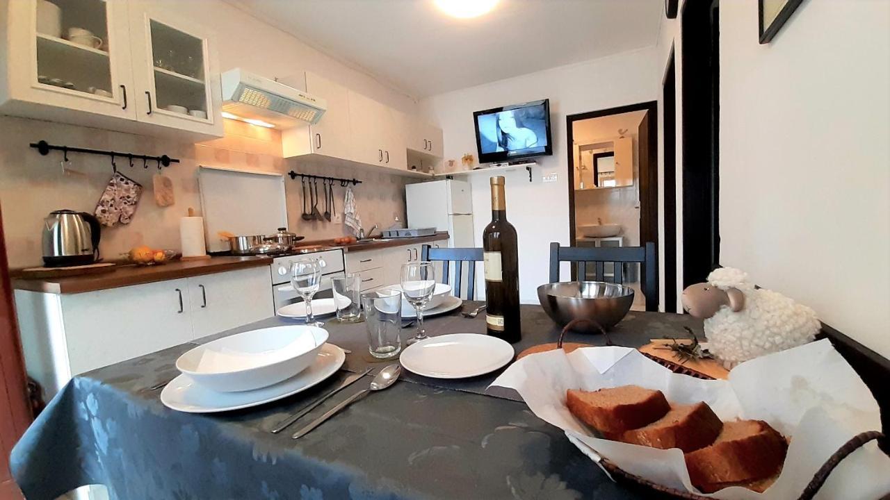 Apartments Nadia Sokolic ネレジネ エクステリア 写真